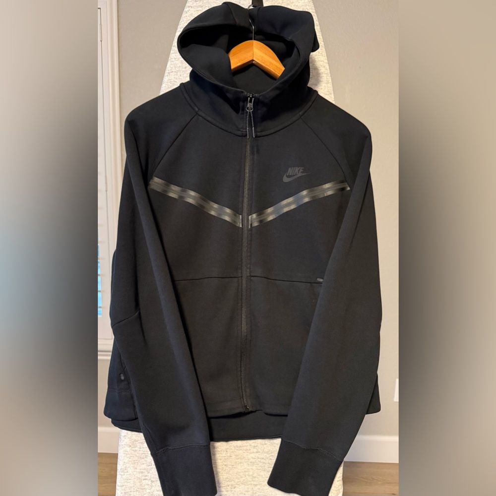 Nike Women’s Tech Windrunner Fleece Full Zip Hoodie Black Size L CW4298-010 EUC